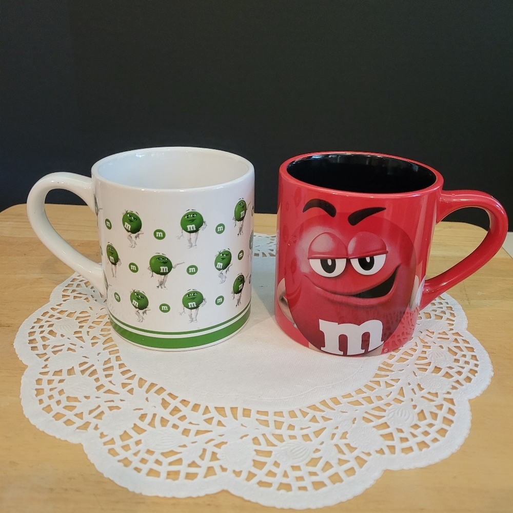 M&M's Red and Green Mug Set
